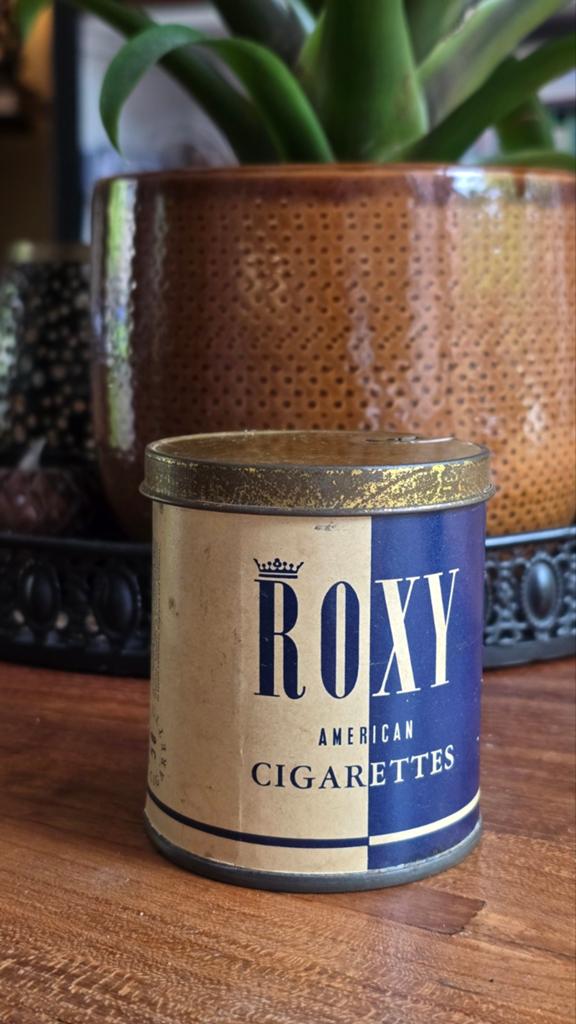 Oud ROXY American Cigarettes blikje, Ophalen of Verzenden, Gebruikt, Tabaksdoos of Verpakking