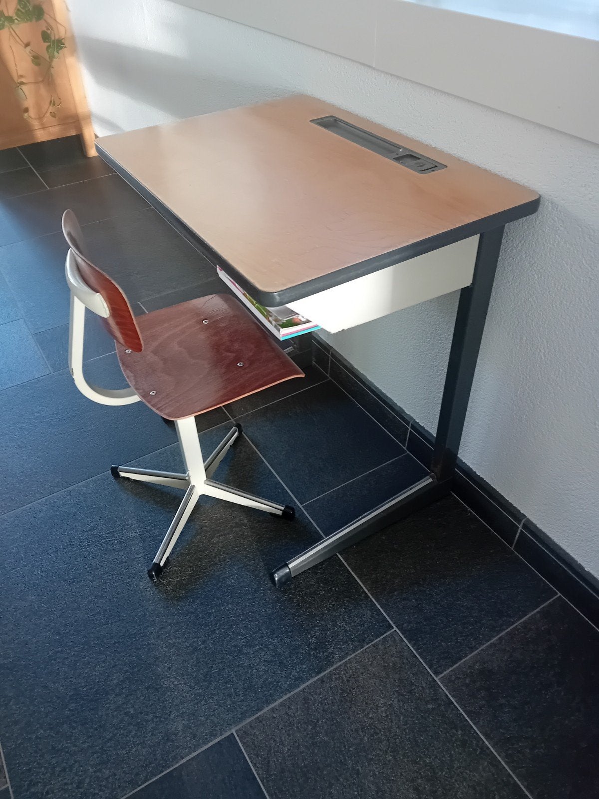 vintage schoolbureau met stoel  retro, Verzamelen, Ophalen, Huis en Inrichting