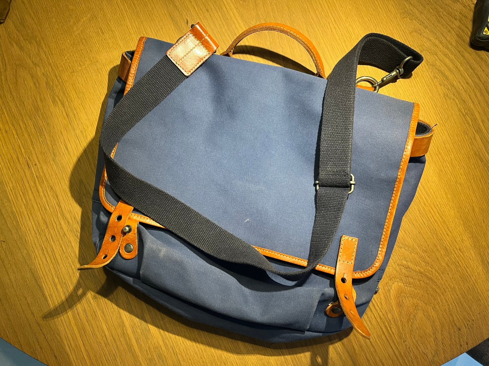 Levi’s Made & Crafted tas schoudertas, Gebruikt, 17 inch of meer, Aktetas, Ophalen of Verzenden