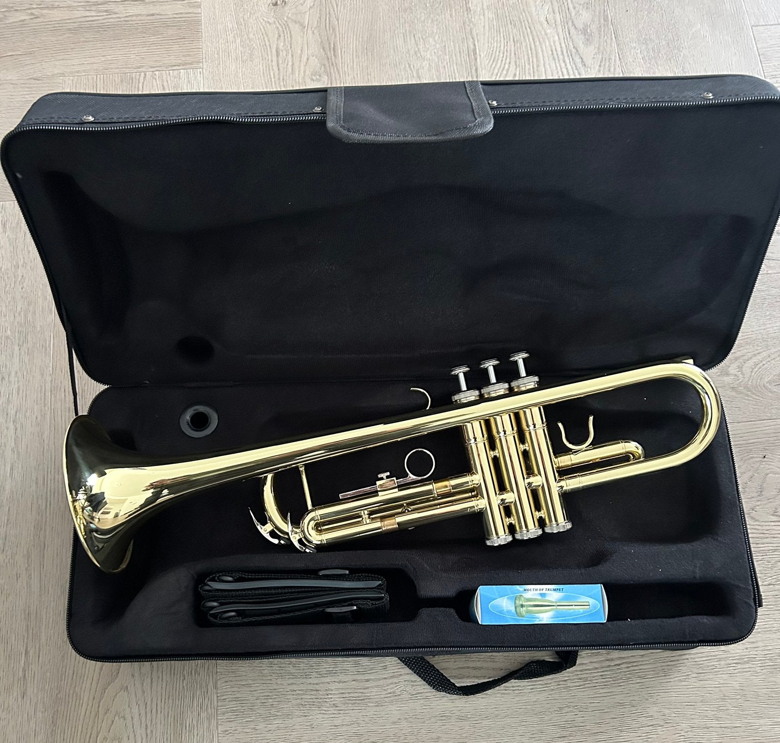 Mansinton (nieuwe) bes trompet, Muziek en Instrumenten, Blaasinstrumenten | Trompetten, Ophalen of Verzenden, Zo goed als nieuw