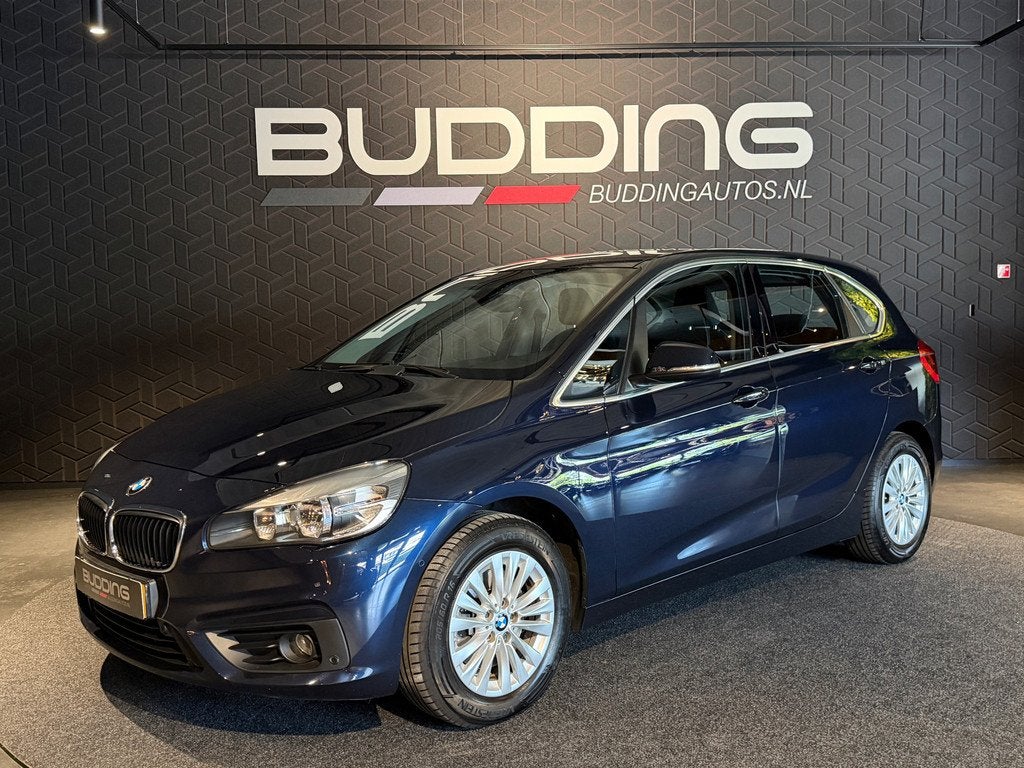 BMW 2 Serie Active Tourer 220i Essential | Trekhaak | PDC, Auto's, BMW, Bedrijf, Te koop, 2-Serie Active Tourer, ABS, Airbags