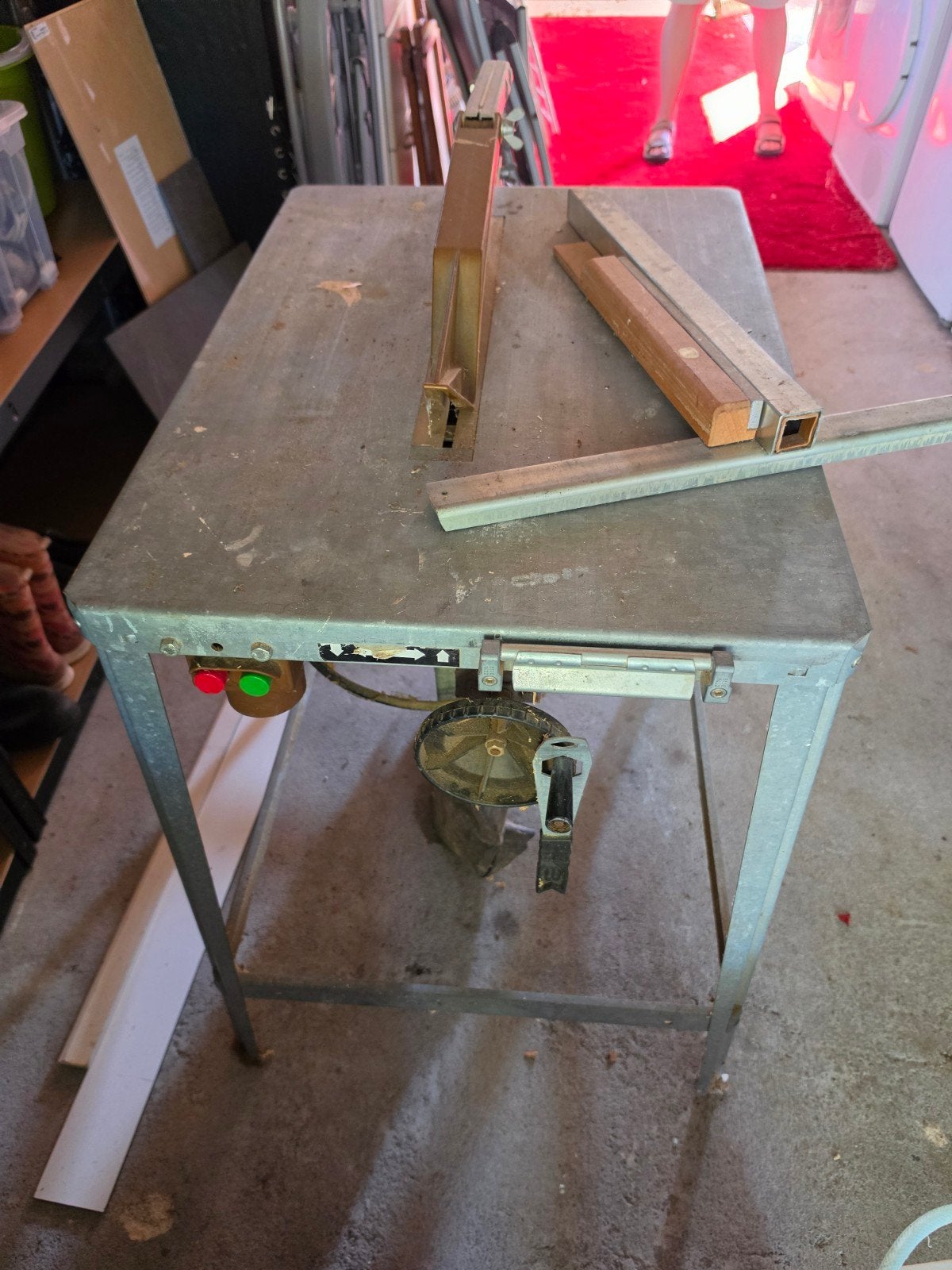 Scheppach Prima TKU 0181 Zaagtafel - Robuust en Krachtig, Ophalen, Gebruikt, Cirkelzaag, 1200 watt of meer