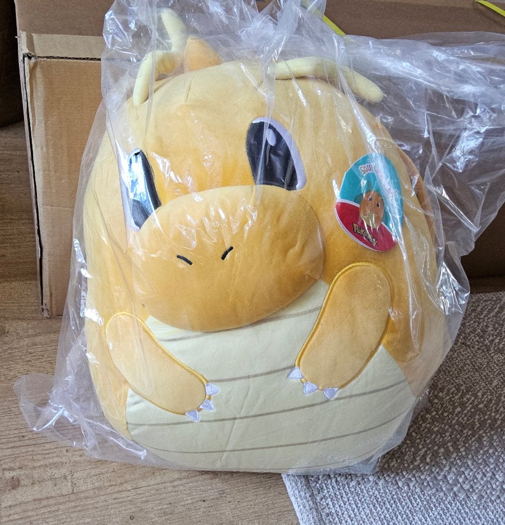 Squishmallows Pokémon Dragonite - 35cm NIEUW, Ophalen, Geel, Overige typen, Nieuw