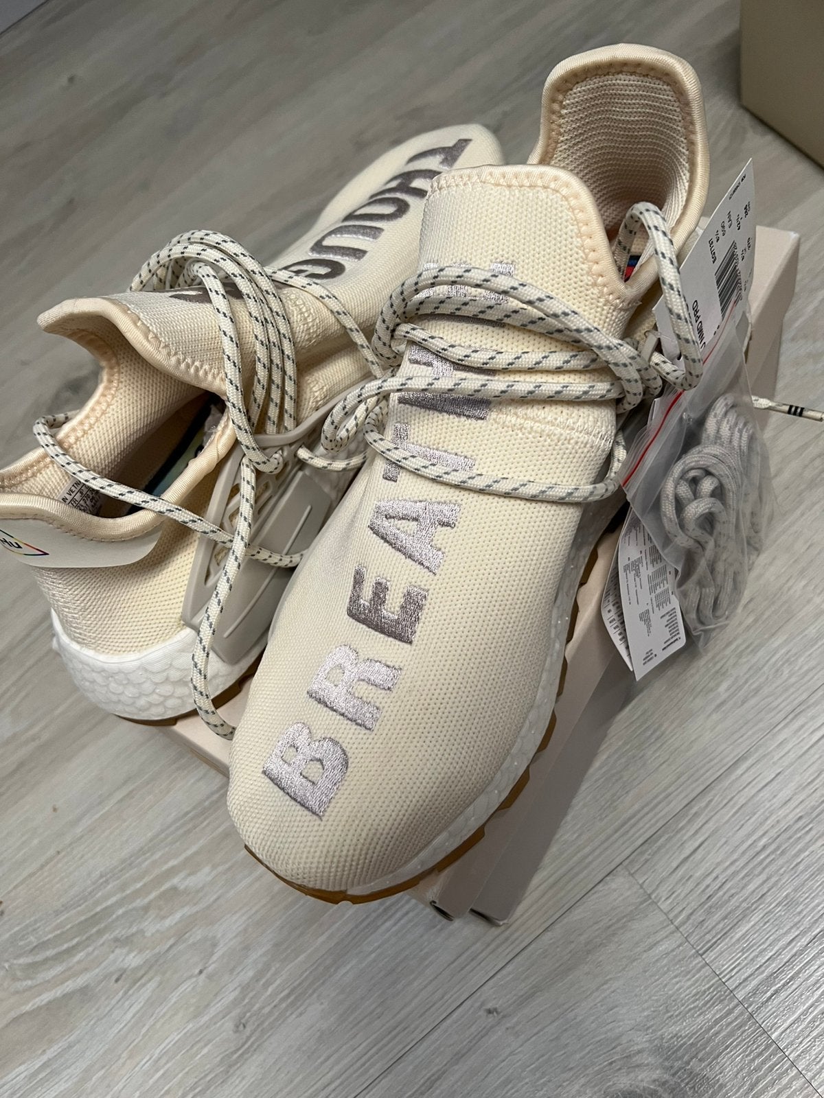 Adidas NMD Hu Trail - nieuw in doos, Ophalen, Zo goed als nieuw, Overige kleuren, Sneakers of Gympen