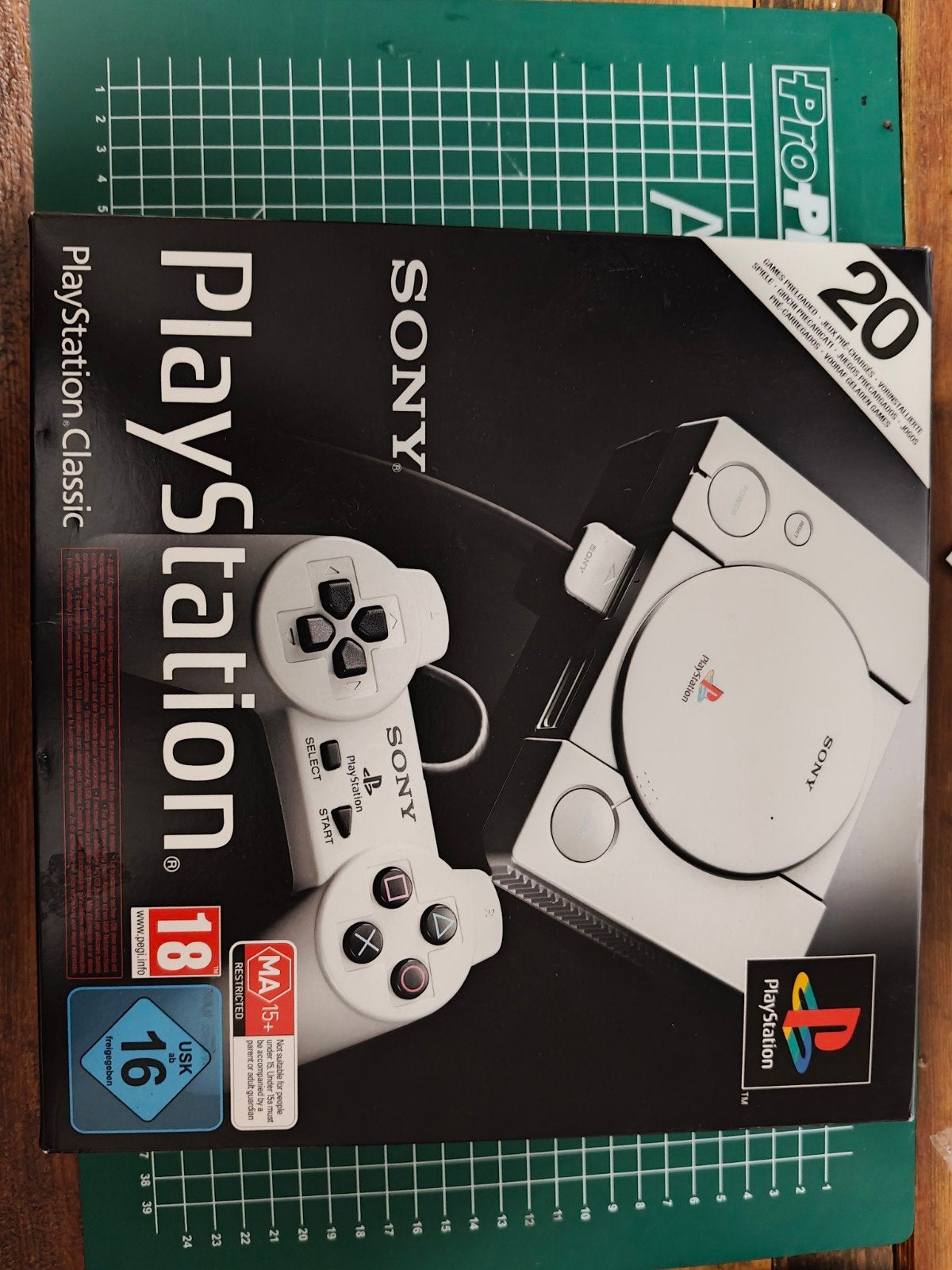 Sony PlayStation Classic nieuw in doos, Spelcomputers en Games, Spelcomputers | Sony PlayStation 1, Ophalen of Verzenden, Zo goed als nieuw