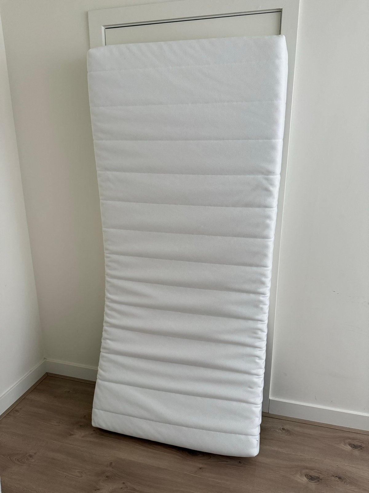 IKEA AFJÄLL Matras 200x90 cm - Zo goed als nieuw, 90 cm, Eenpersoons, Ophalen of Verzenden, Zo goed als nieuw