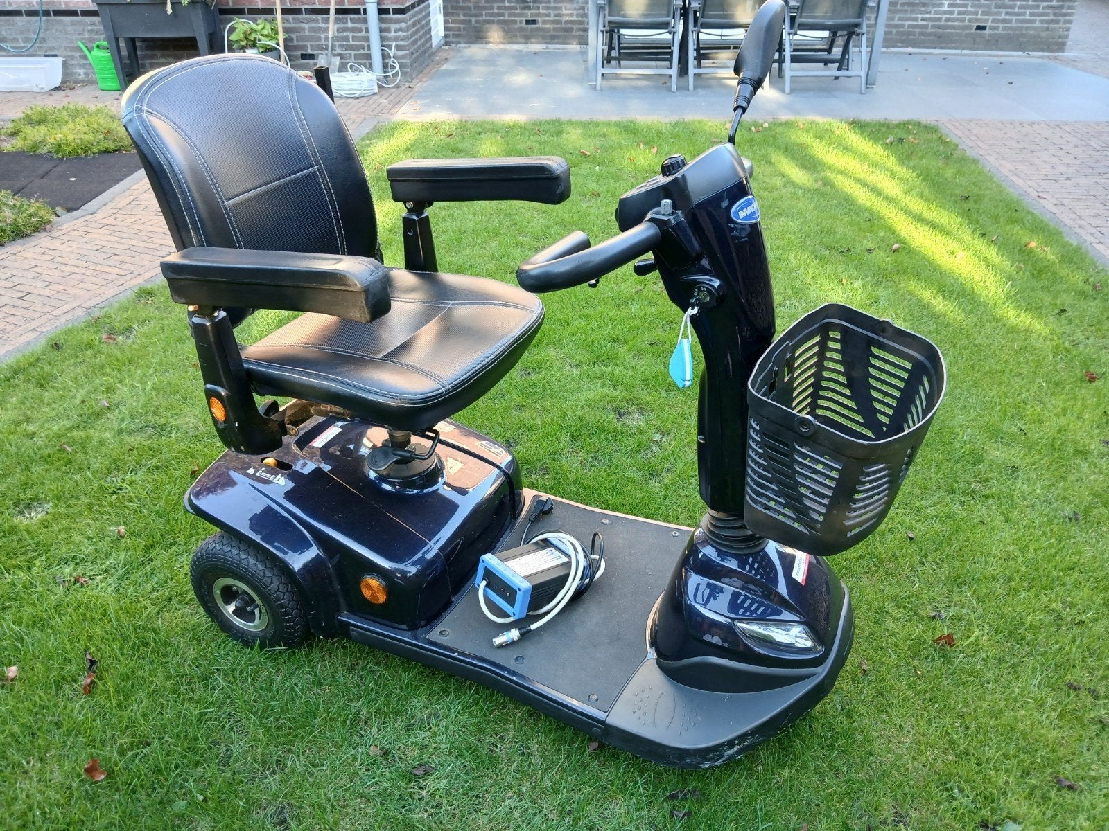 SCOOTMOBIEL INKLAPBAAR INVACARE, 10 km/u of minder, Gebruikt, Ophalen of Verzenden, 26 t/m 35 km