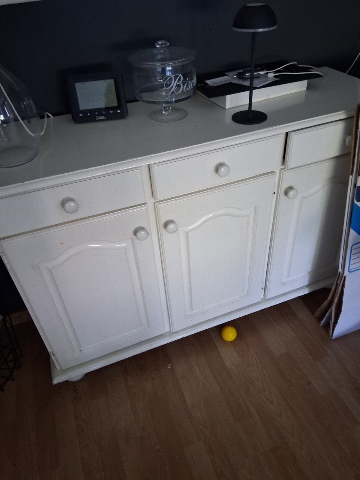 witte meubelen gratis af te halen ivm verhuizing, Huis en Inrichting, Ophalen, Gebruikt, Minder dan 4 stoelen