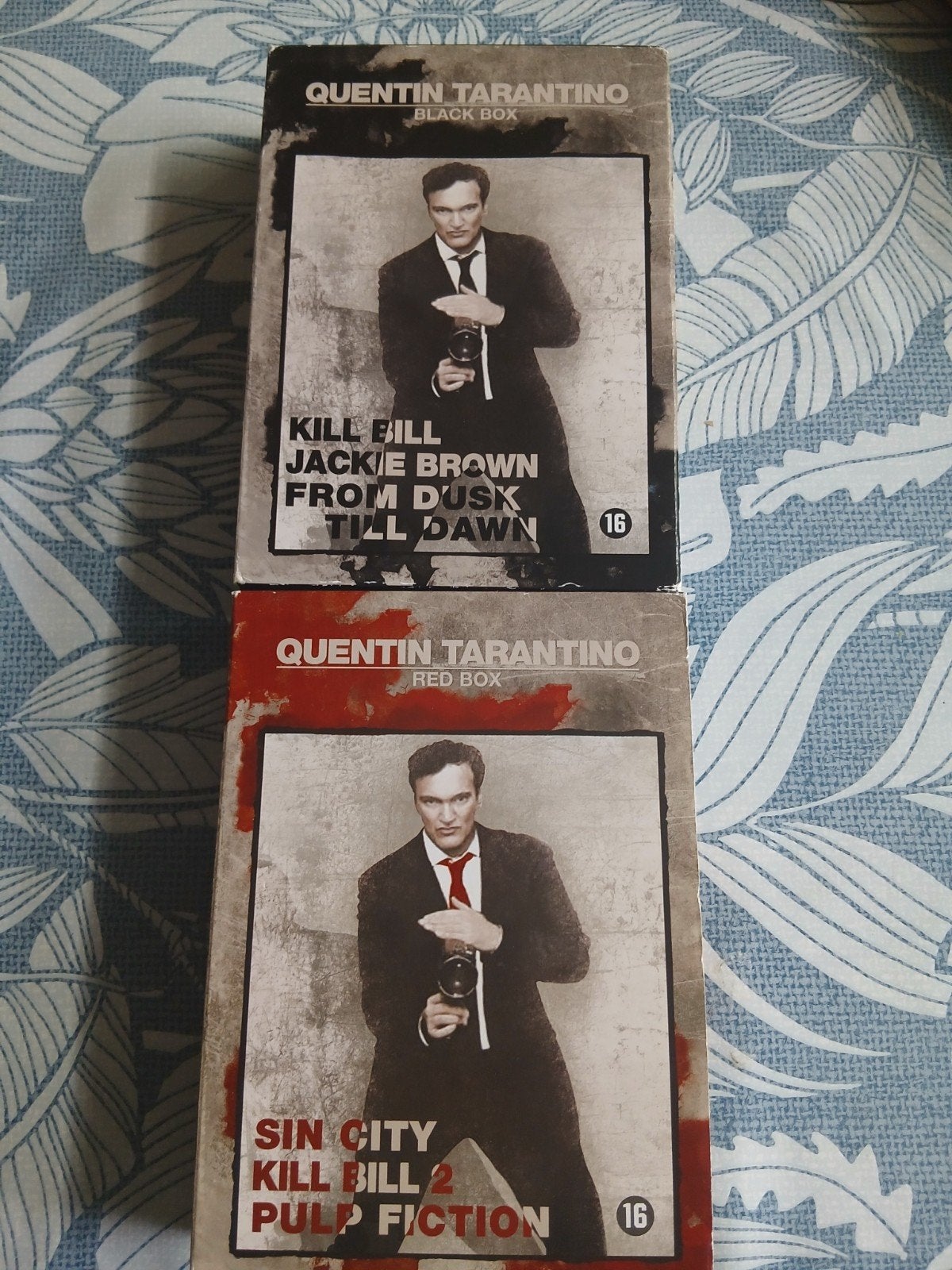 Tarantino Black en Red Box, Vanaf 16 jaar, Nederlands, Ophalen of Verzenden, Gebruikt