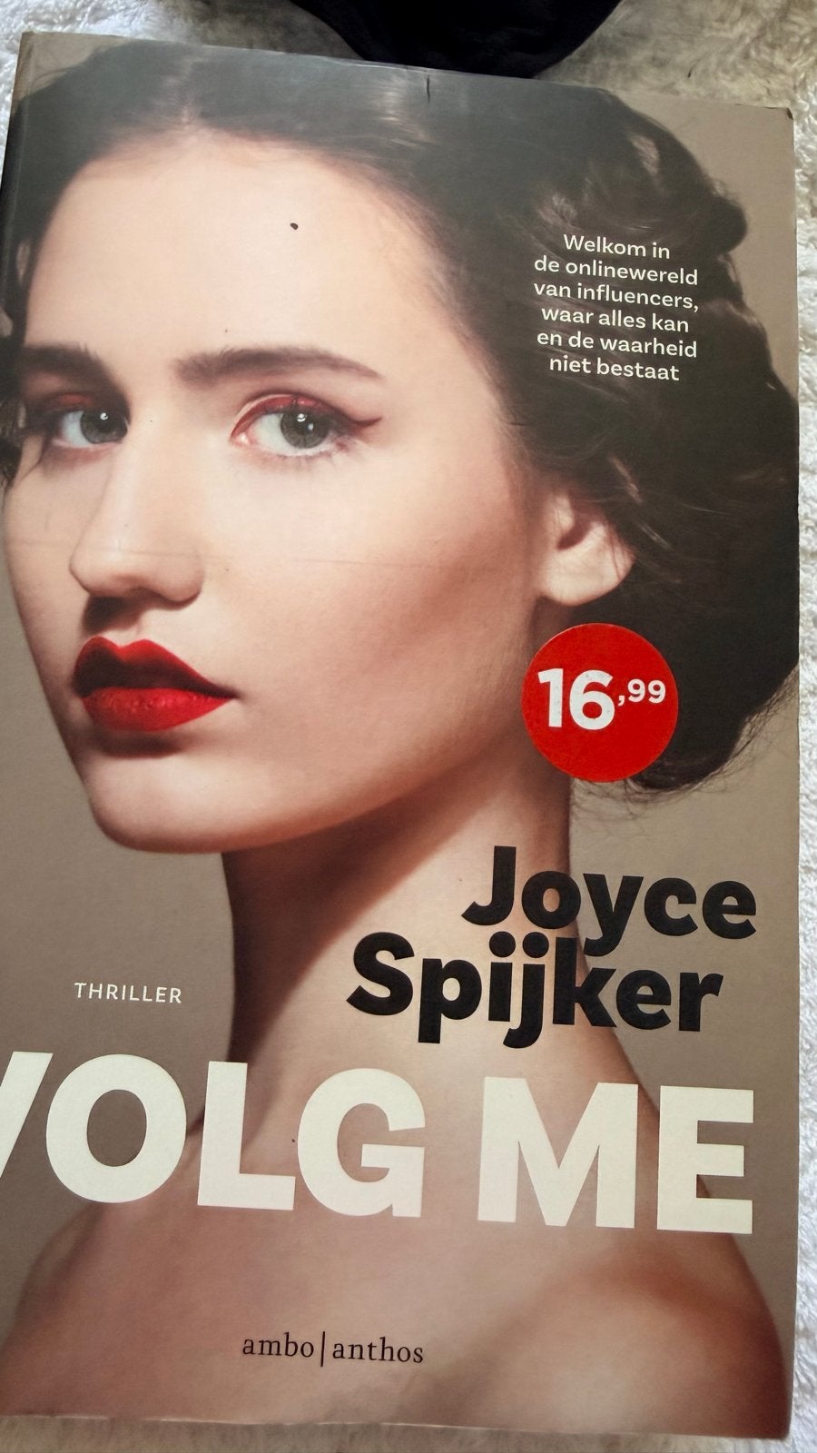 Volg Me - Joyce Spijker (Thriller, Zo goed als nieuw), Ophalen of Verzenden, Zo goed als nieuw, Nederland