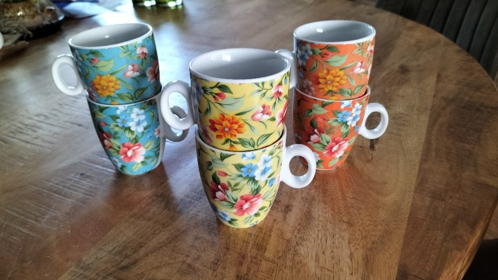 Set van 6 vrolijke mokken met bloemmotief uit de Siaki Serie, Overige merken, Keramiek, Zo goed als nieuw, Overige stijlen