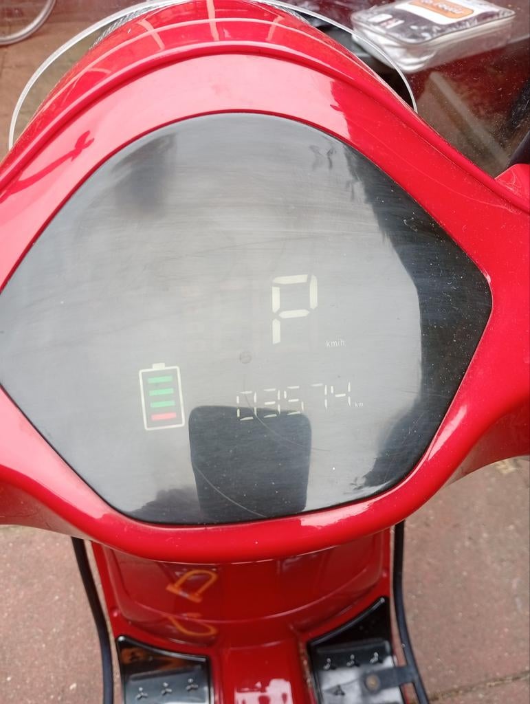 Elektrische scooter la souries, Ophalen, Zo goed als nieuw