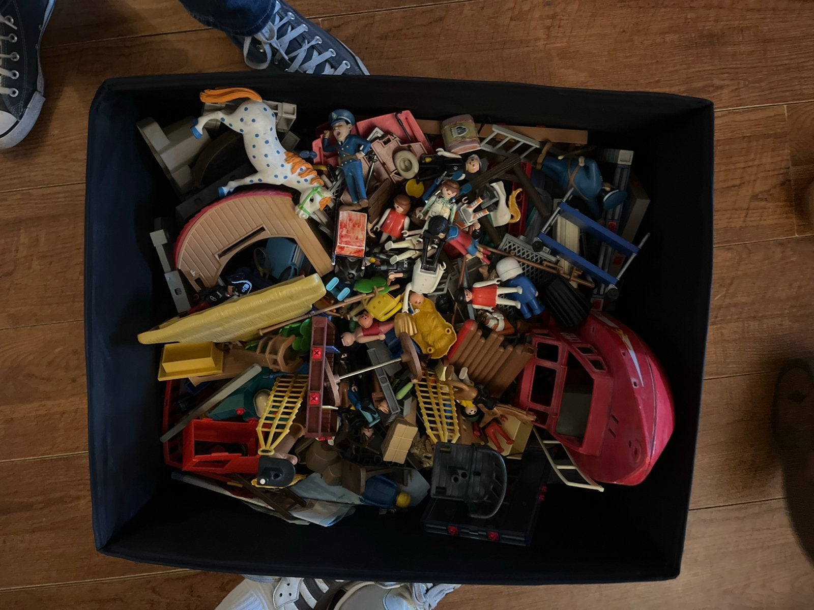 Grote bak vol Playmobil met veel figuren en onderdelen, Ophalen of Verzenden, Gebruikt, Losse onderdelen, Overige typen