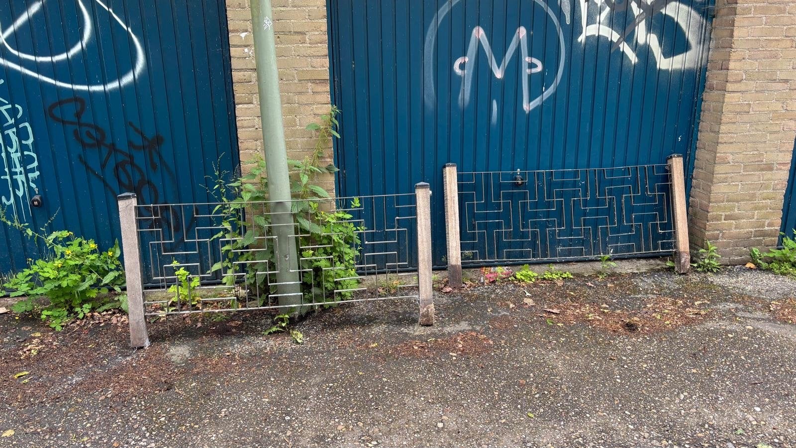 Metalen/staal hekwerk met houten poten, Tuin en Terras, Tuinhekken en Hekwerk, Gebruikt, Tuinhek, IJzer, Ophalen