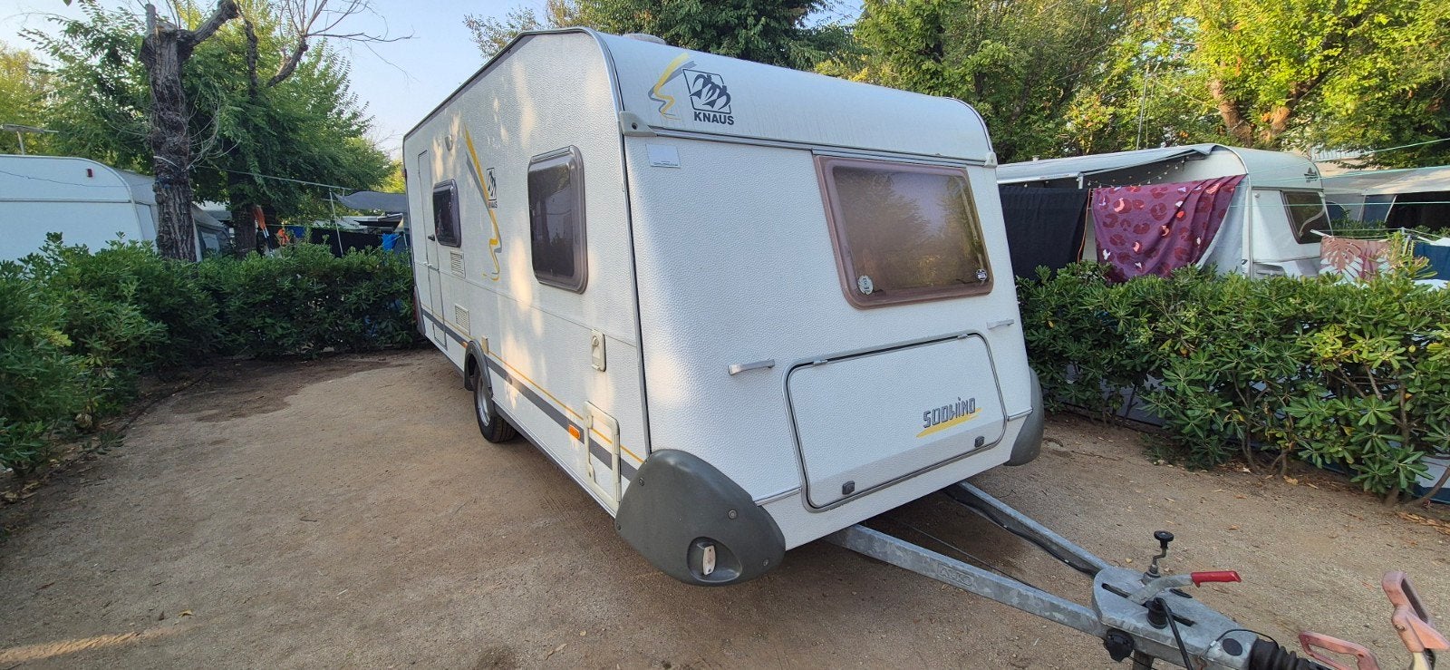 Knaus Sudwind 500 FDK - Ruime gezinscaravan met stapelbed, Kachel, Treinzit, Dwars-stapelbed, Particulier