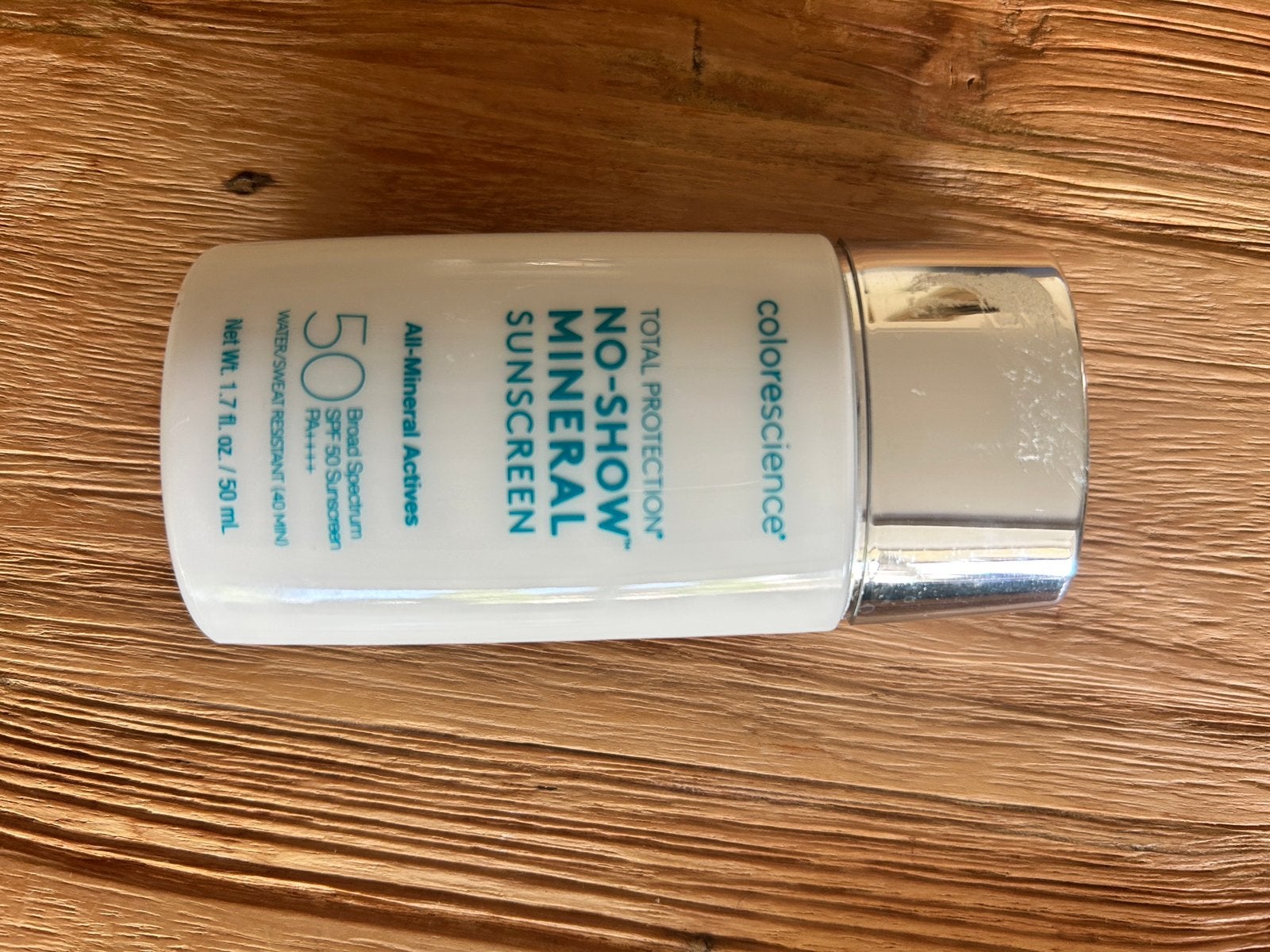 Colorescience no-show mineral sunscreen, SPF 50, Ophalen of Verzenden, Zo goed als nieuw, Gehele gezicht, Verzorging