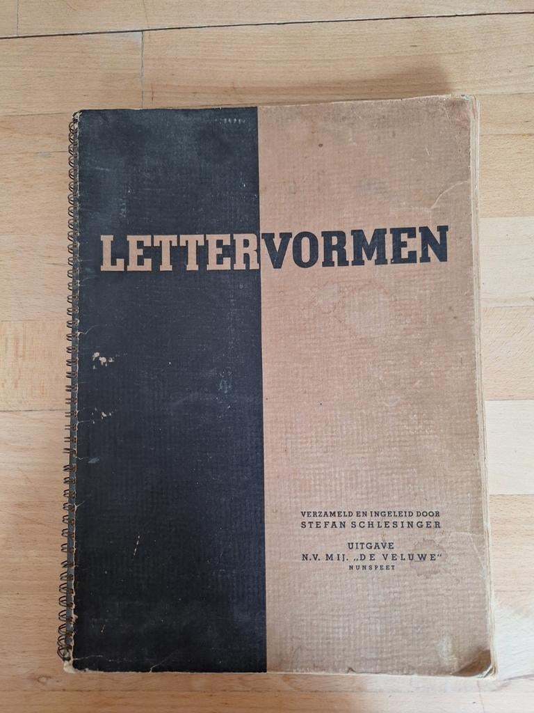 Lettervormen - Stefan Schlesinger, Ophalen of Verzenden, Gelezen