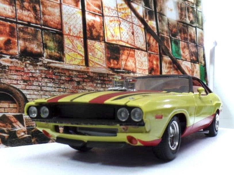 Dodge Challenger 1970 Modelauto - Geel/Rood, Ophalen of Verzenden, Zo goed als nieuw, Auto, Overige merken
