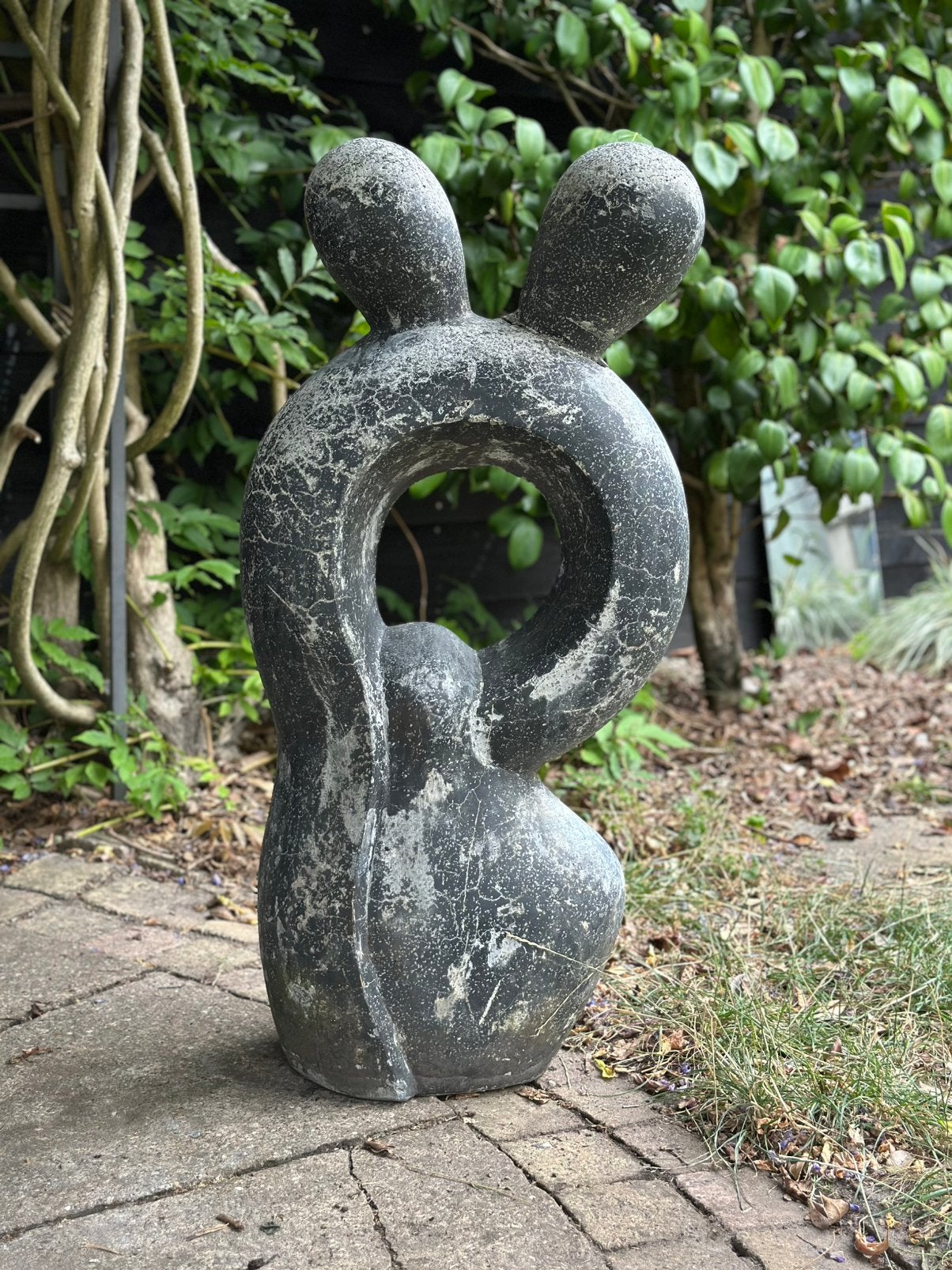 Terrazzo tuinbeeld abstract ‘Omarming’ beton 90cm, Ophalen, Gebruikt, Beton, Mensenbeeld