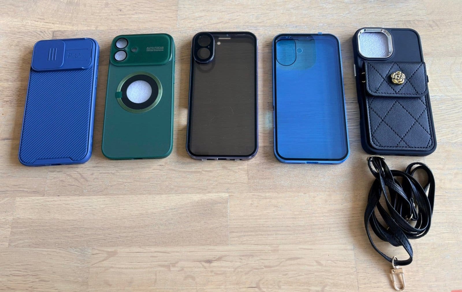 iPhone 16 Plus NIEUWE covers, Ophalen of Verzenden, Zo goed als nieuw, Blauw, Overige modellen
