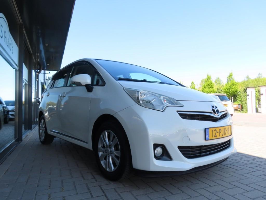 Toyota VERSO-S 1.3 VVT-i Aspiration Ecc Pano Camera Trekhaak, Voorwielaandrijving, Euro 5, Gebruikt, 4 cilinders