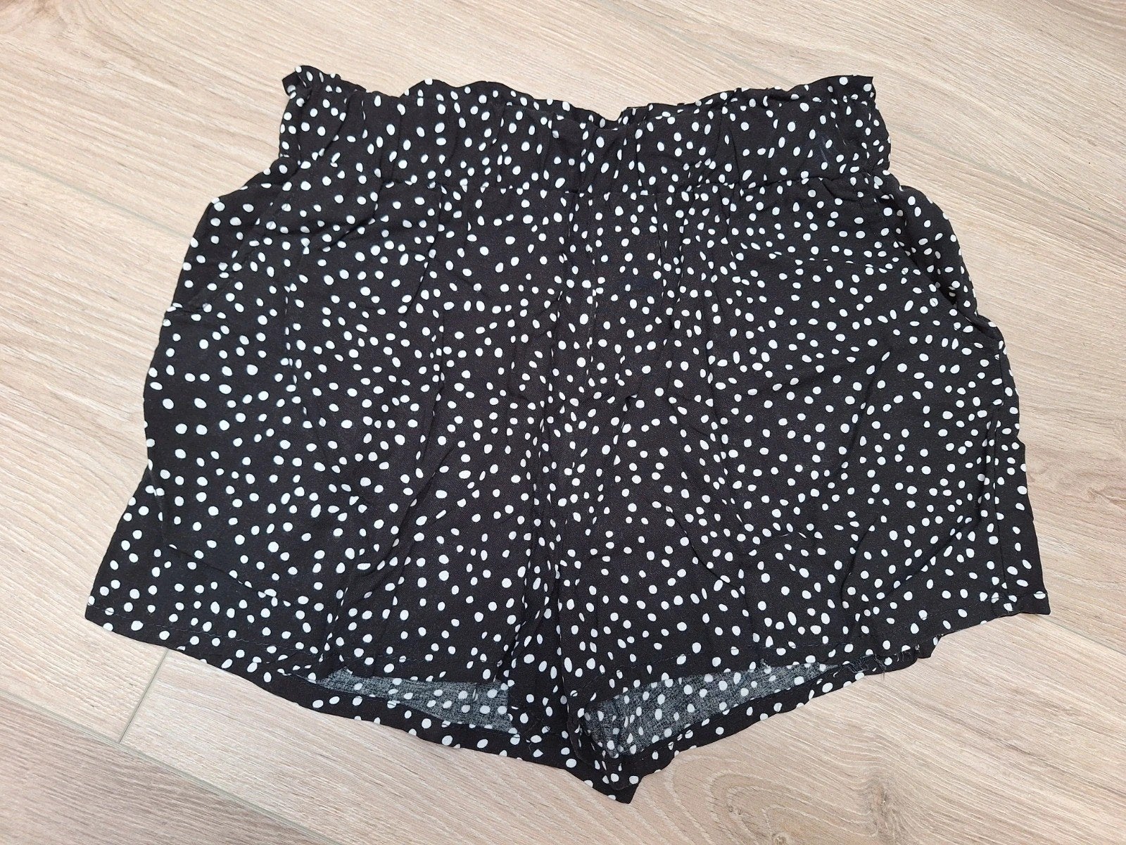 Zwarte korte stip broek / shorts Primark - maat S 36, Primark, Zwart, Ophalen of Verzenden, Korte mouw