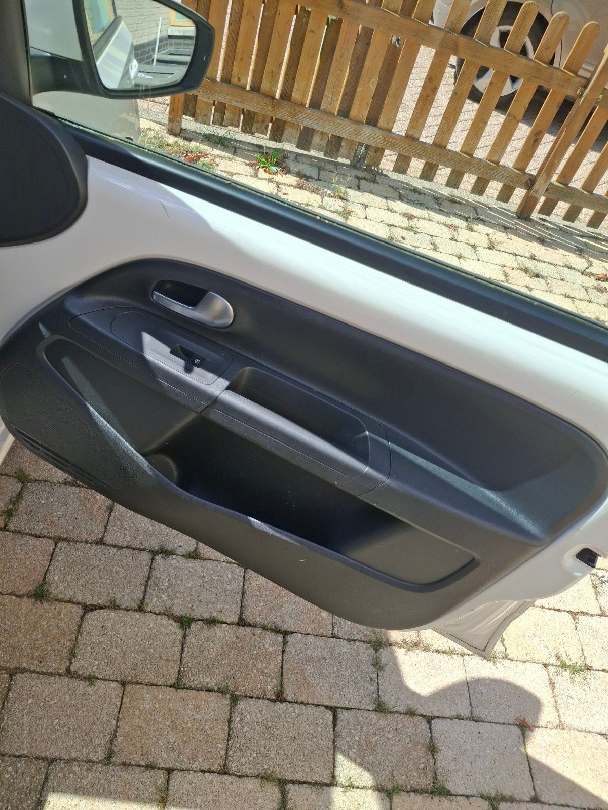 Foto 11 van Volkswagen up! 1.0 75PK 5D 2018 Wit