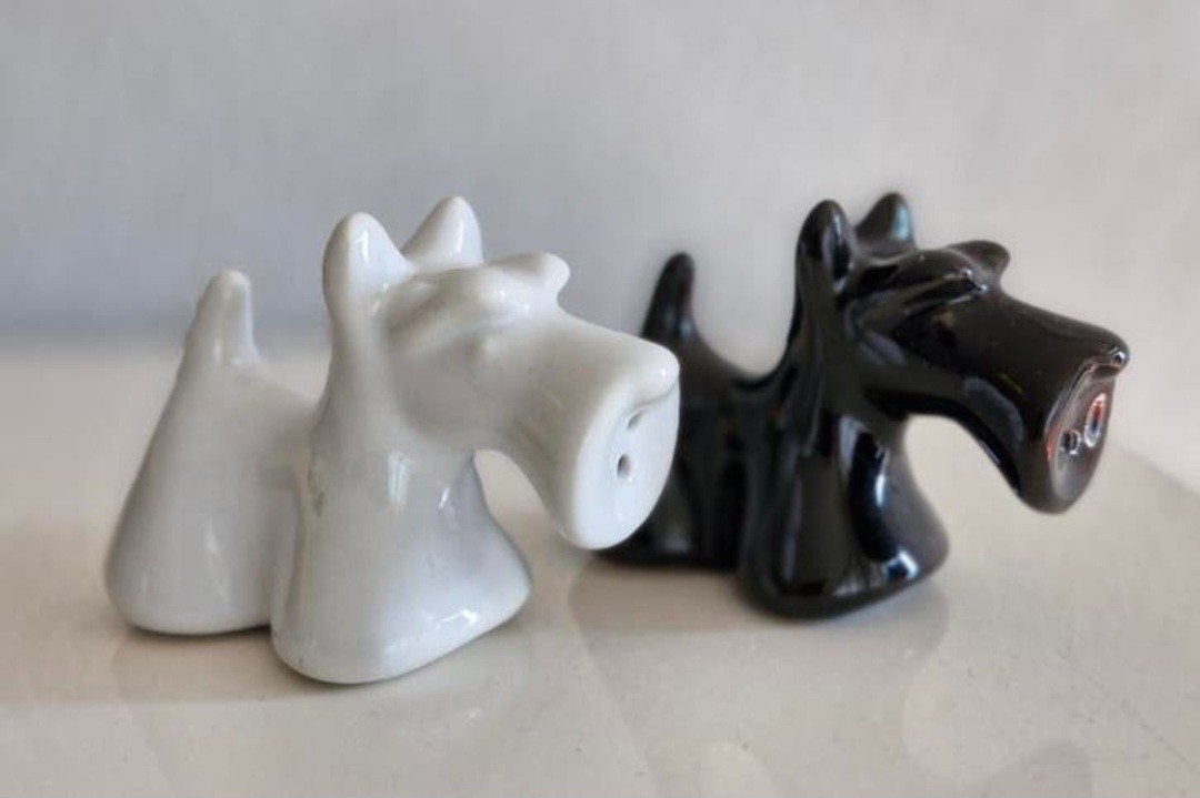 Peper en Zout stel Black & White Hondjes, Verzenden, Keramiek, Overige typen, Zo goed als nieuw