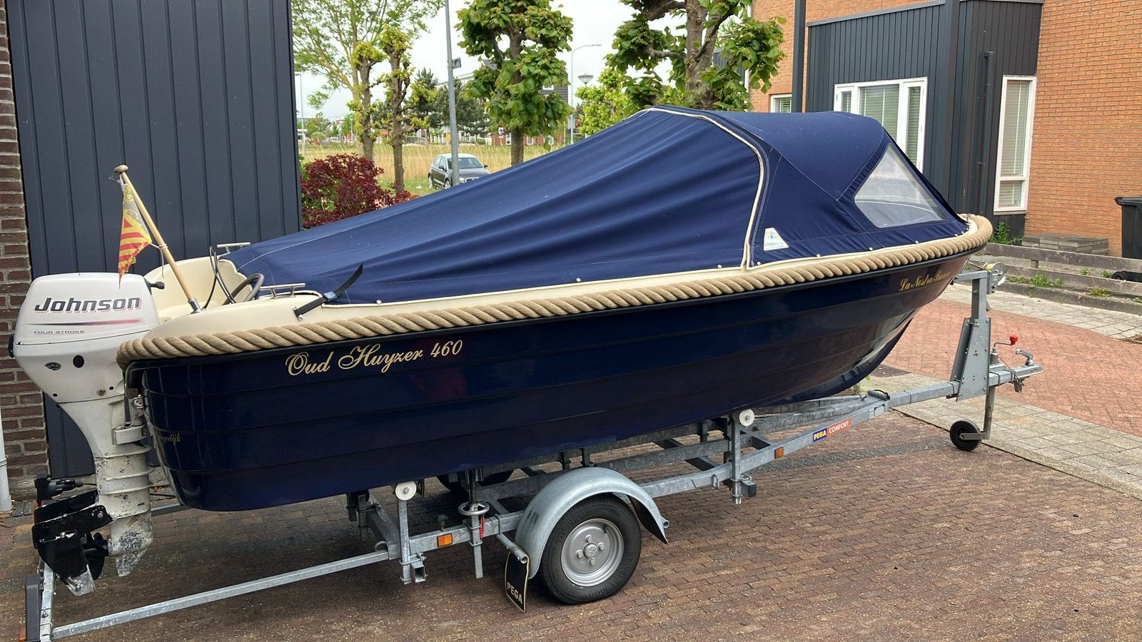 Oud Huijzer 460 met 9,9 PK Johson en Pega Kantel trailer, Ophalen, Consoleboot, Gebruikt, Kussenset