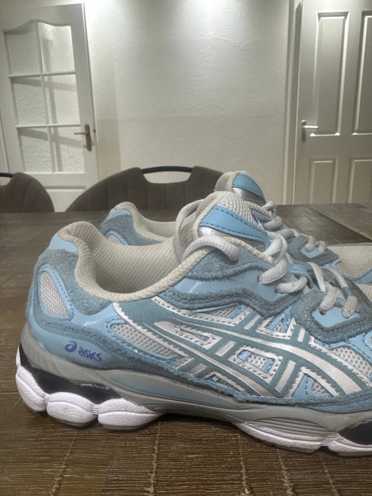 Asics licht blauw, Hardloopschoenen, Ophalen of Verzenden, Zo goed als nieuw, Overige sporten