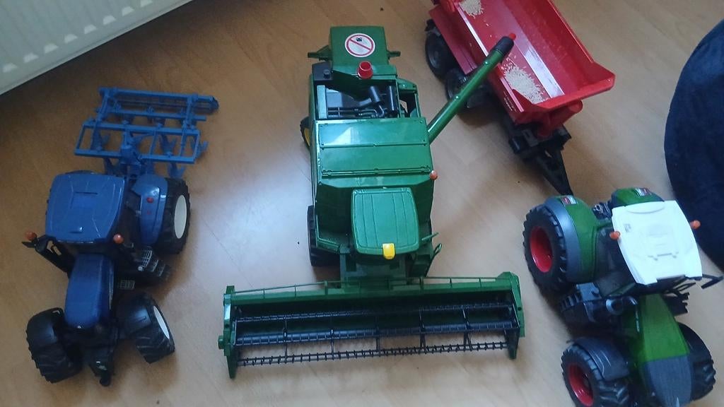 Bruder trekkers, karren en hakselaars speelgoedset, Ophalen, Gebruikt