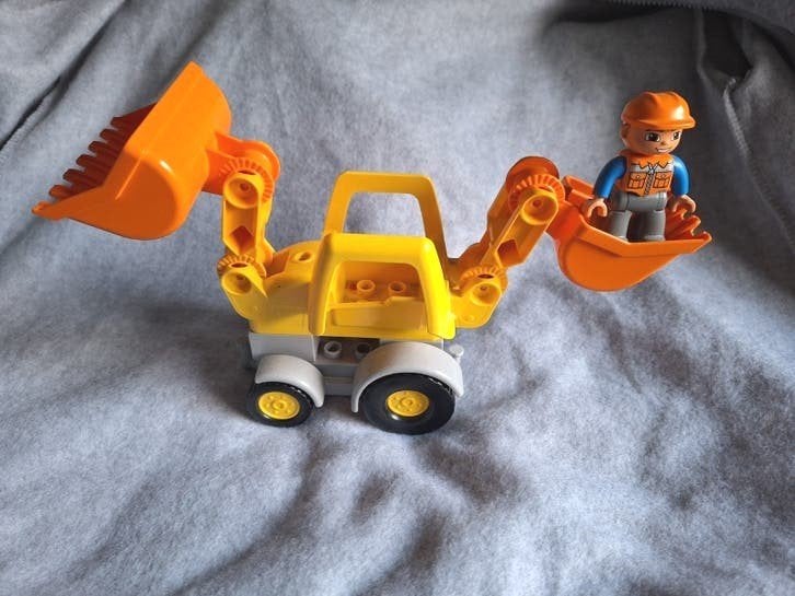 speelgoed: hef truck sjofel graafmachine + poppetje