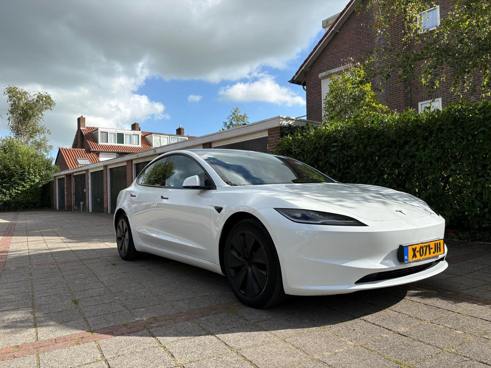 Tesla Model 3 RWD Highland-2023 Wit-First Owner-68.500 km., Auto's, Automaat, Achterwielaandrijving, 1736 kg, Wit