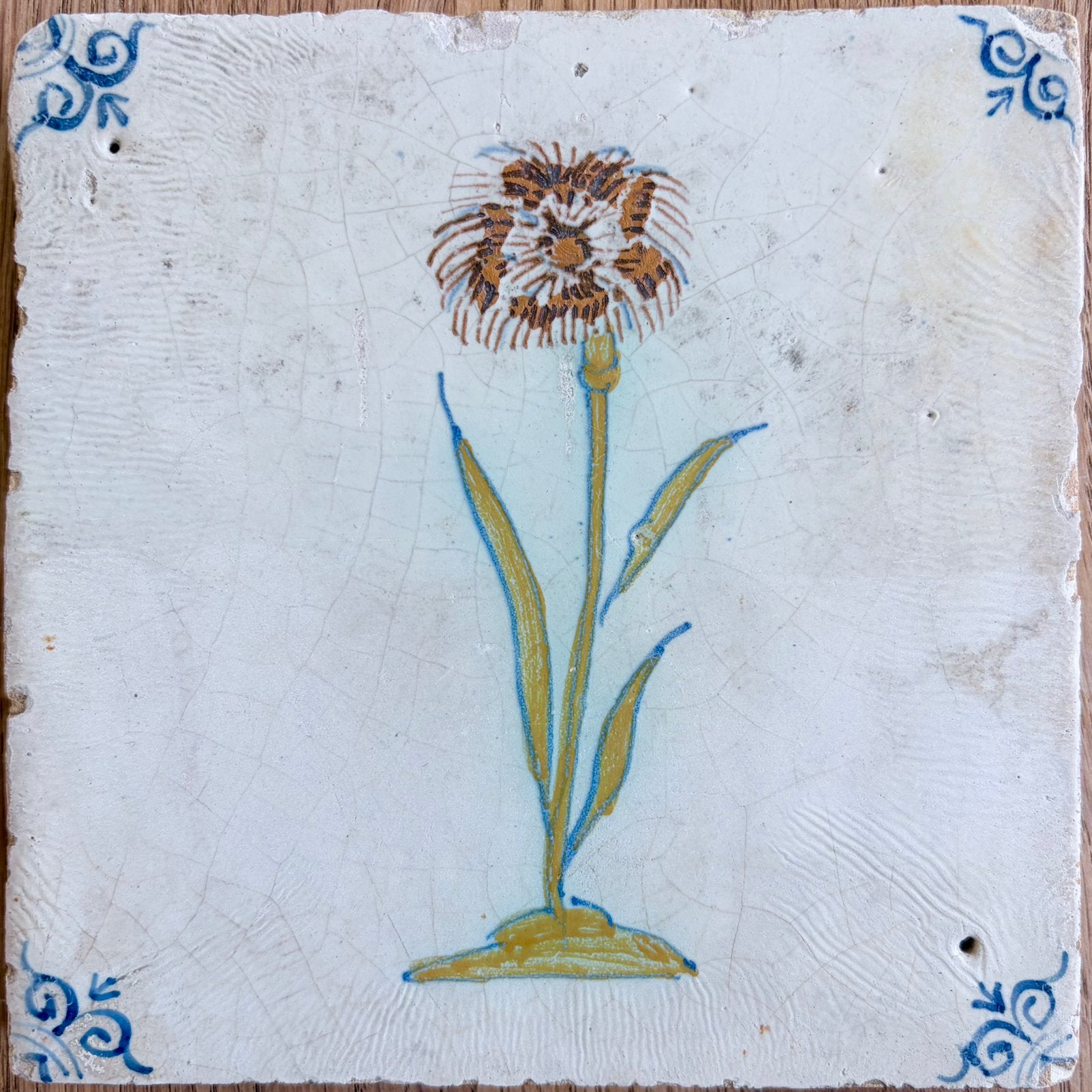 Mooie 17e eeuwse tegel met bloem, Antiek en Kunst, Ophalen of Verzenden