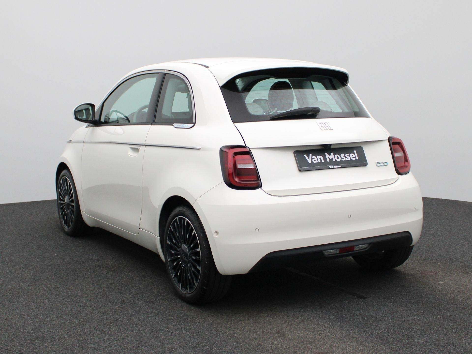 Fiat 500e 42 kWh La Prima by Bocelli, Auto's, Fiat, 12 maanden, Gebruikt, 118 pk, 4 stoelen
