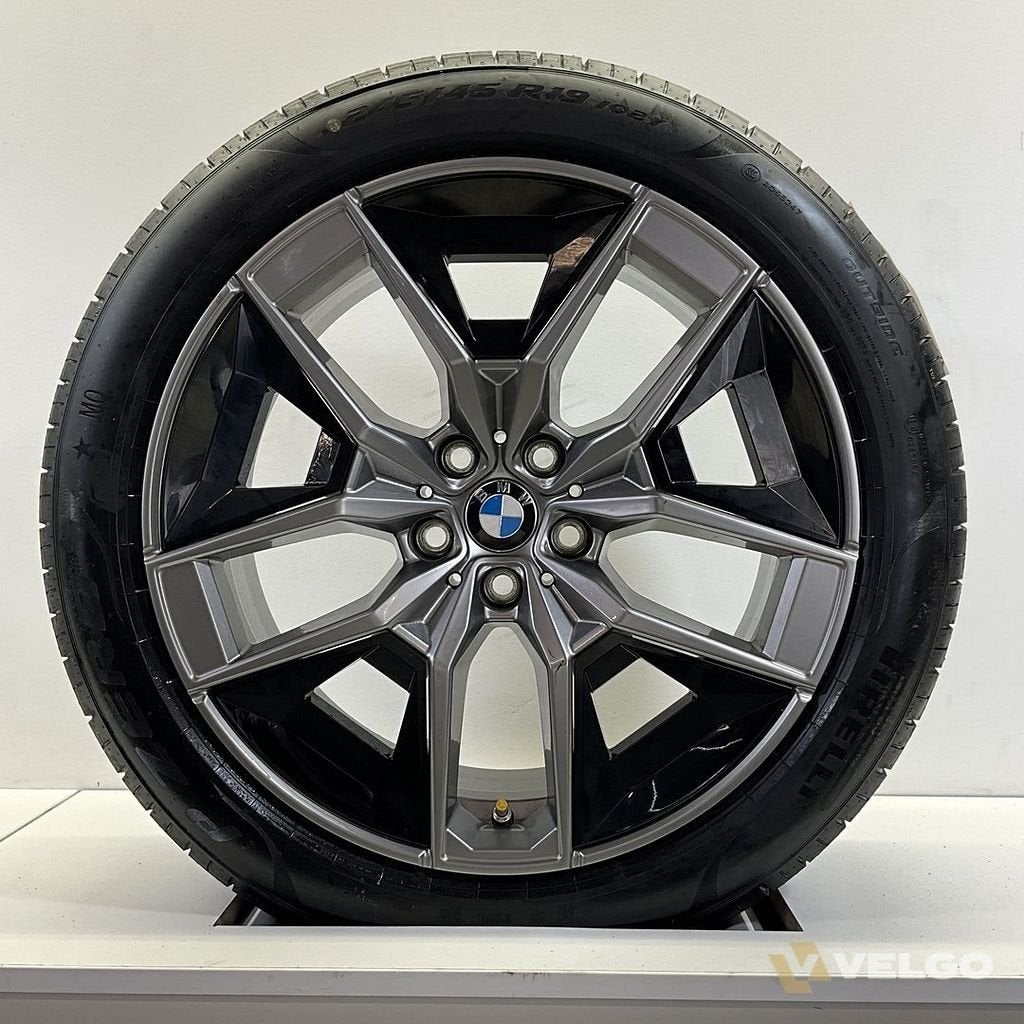BMW 5 SERIE G60 I5 G60 SET VELGEN + ZOMERBANDEN 19 INCH ORIG, 19 inch, -, -, Banden en Velgen
