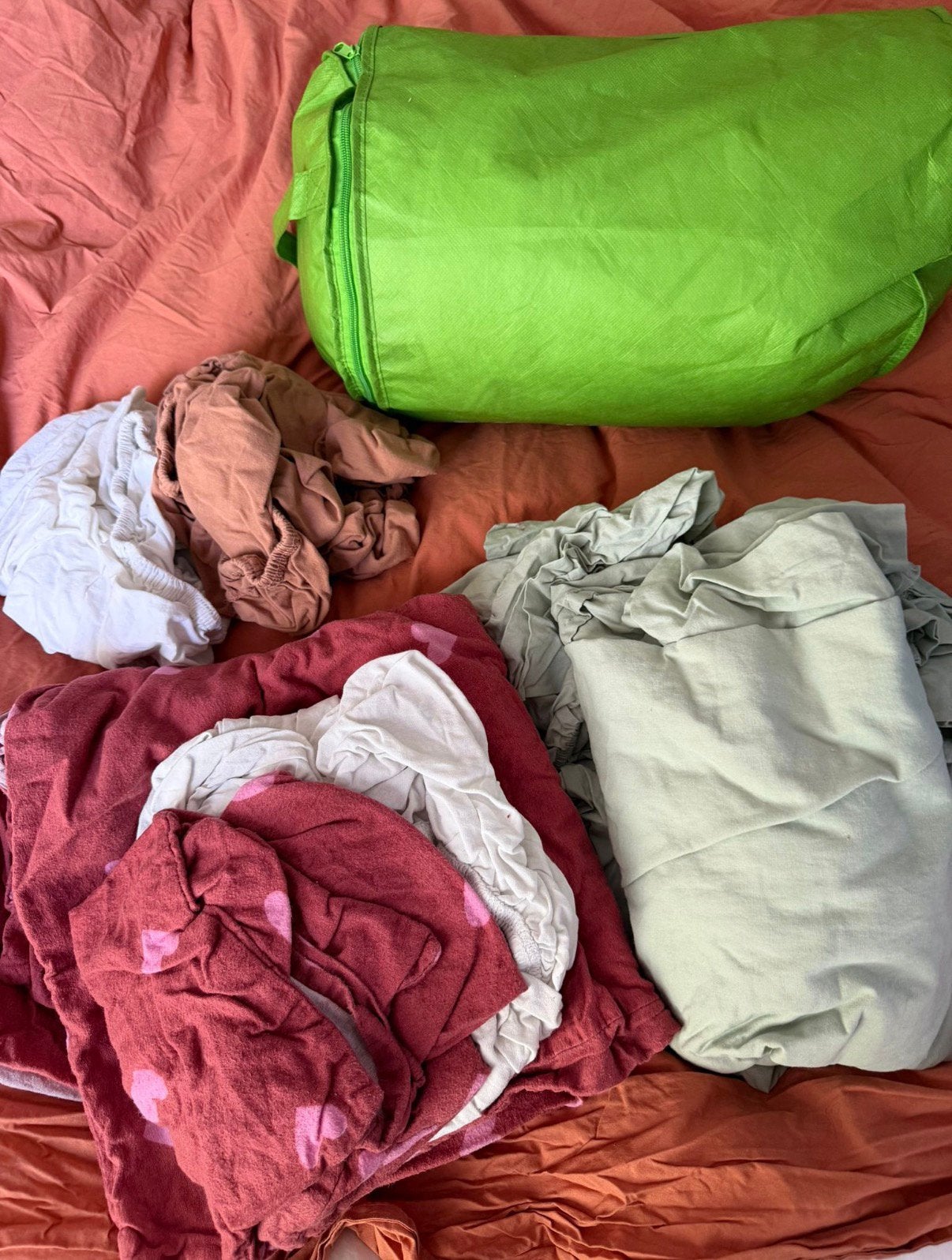 Peuter 4 seizoensdekbed + 2x dekbedovertrekken 3x hoeslakens, Gebruikt, Overige maten, Dekbedovertrek, Katoen