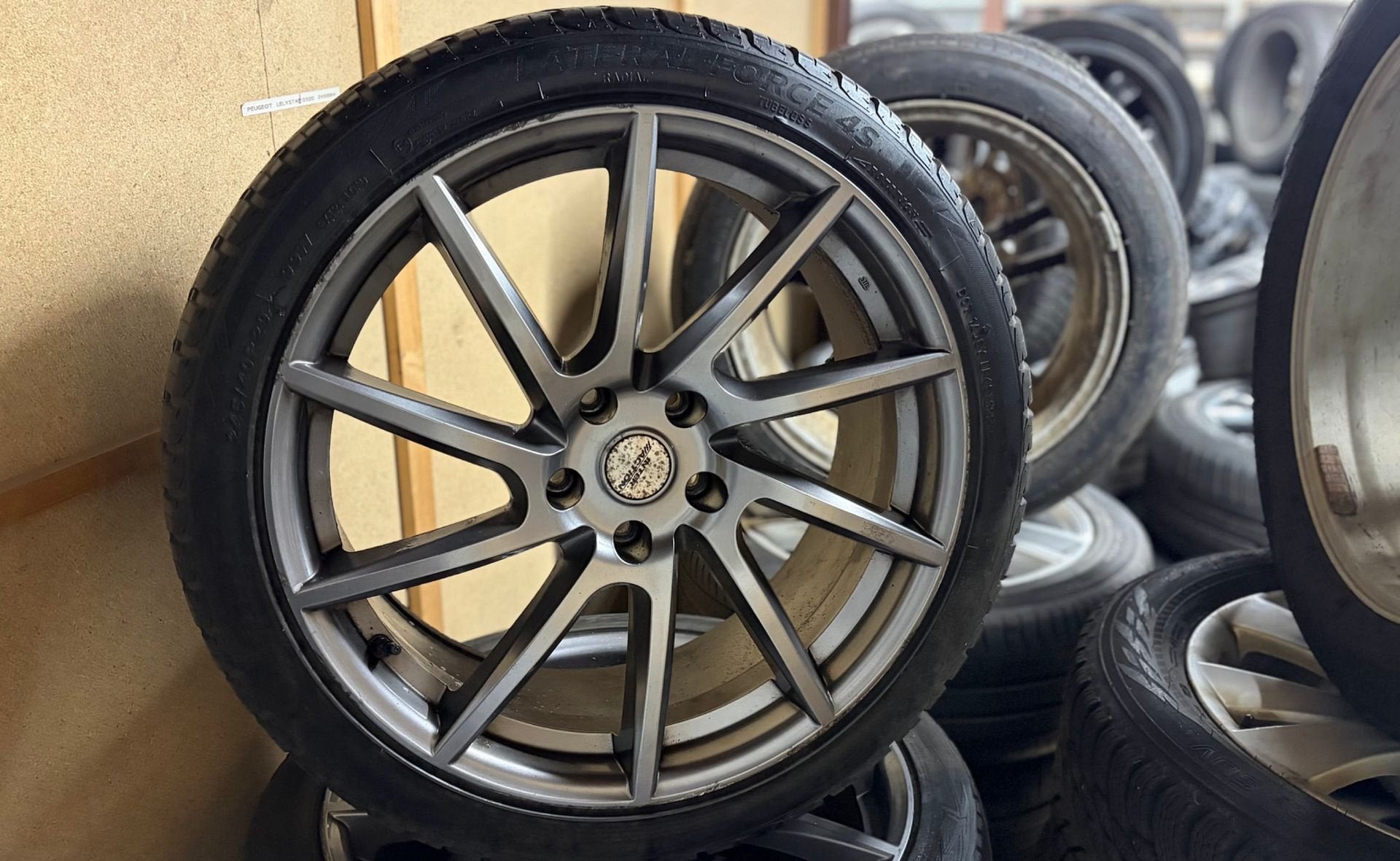 Tesla Model S | 245/40/19 | Winterbanden | Direct beschikbaa