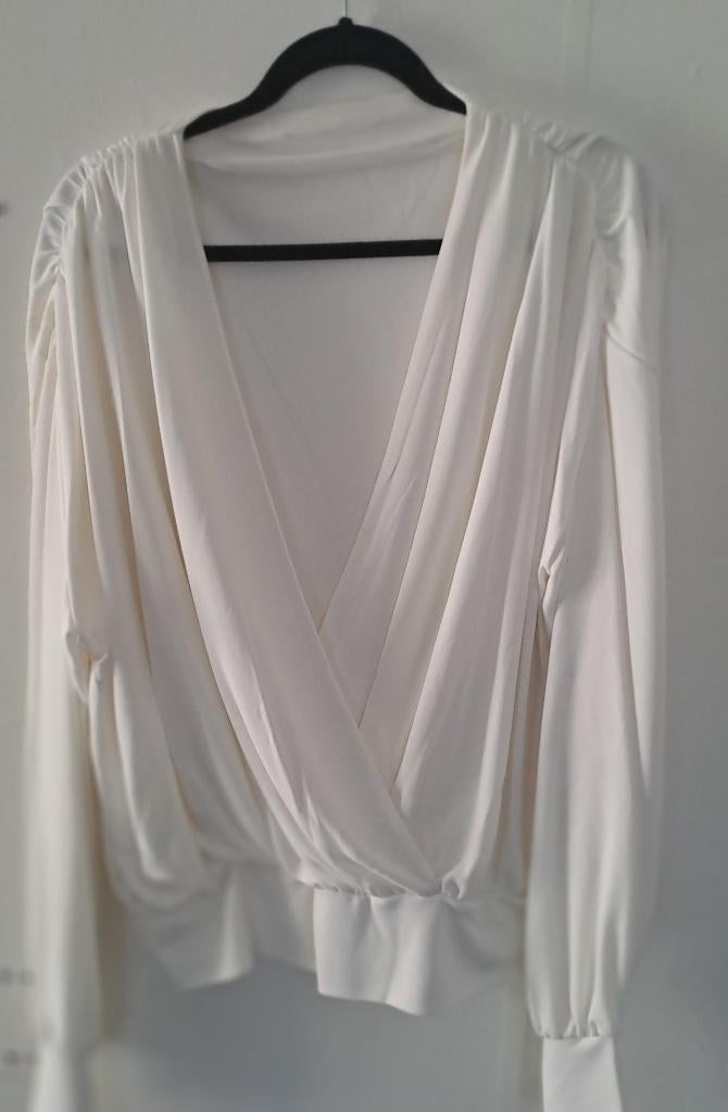 Een hele leuke dames blouse, Kleding | Dames, Blouses en Tunieken, Ophalen of Verzenden, Zo goed als nieuw, Maat 42/44 (L), Wit