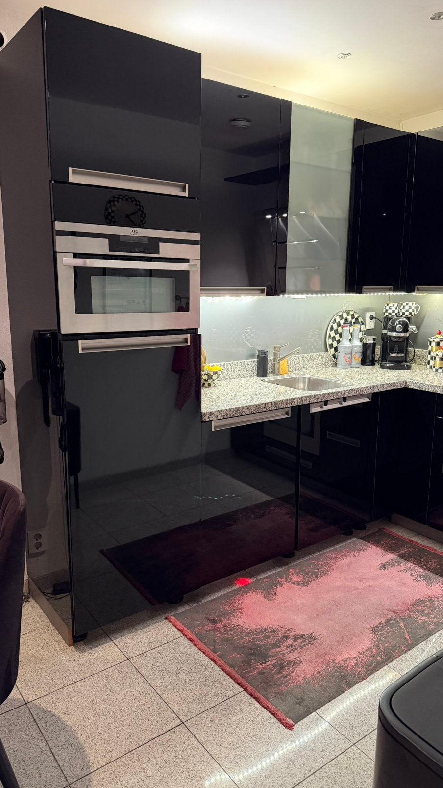 Inbouw keuken met aeg aparaturen, Ophalen, Zwart, Graniet of Steen, Hoogglans of Gelakt