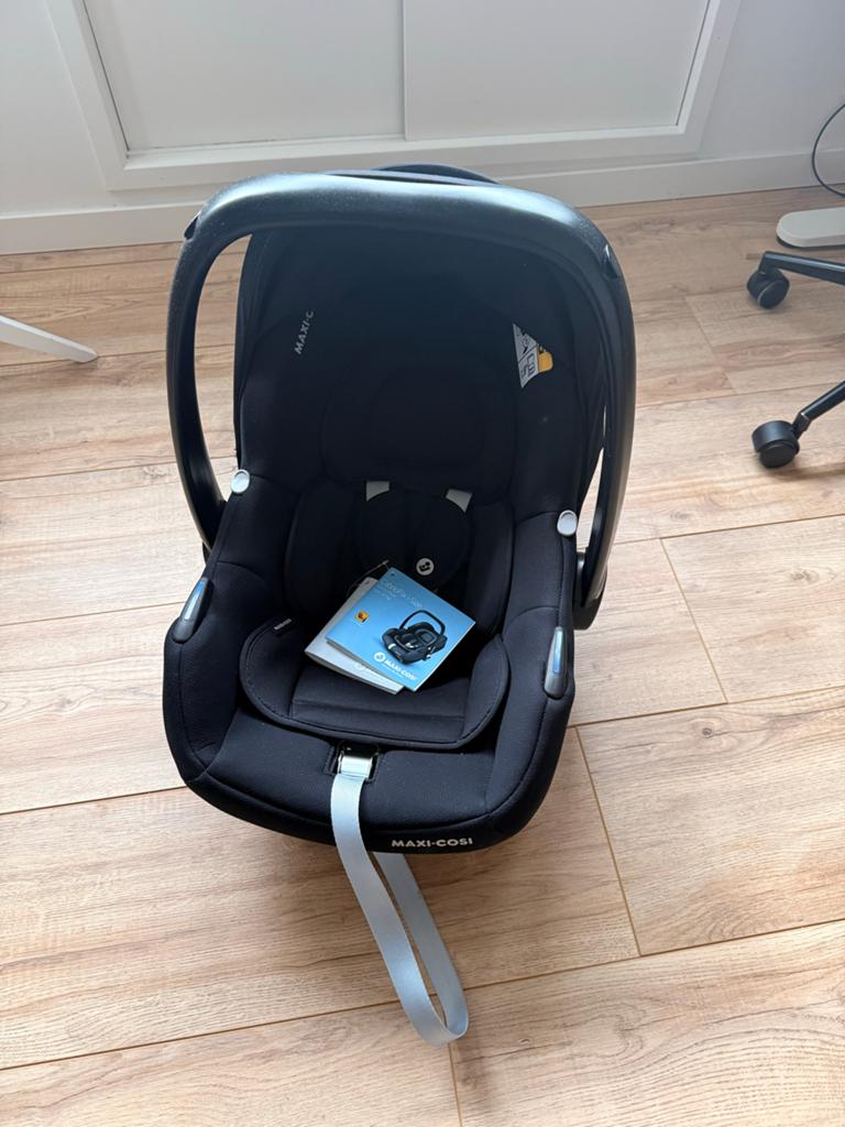 Maxi-Cosi Cabriofix autostoel, Ophalen, Autogordel, Zijbescherming, Zo goed als nieuw