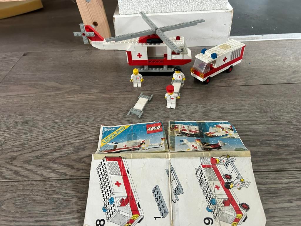 Lego Hospital 6680 Ambulance en 6691 Rode Kruis Helicopter, Ophalen of Verzenden, Gebruikt, Losse stenen, Lego