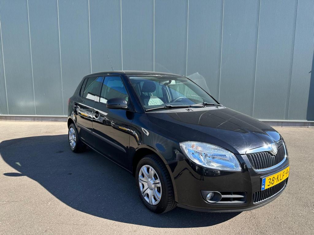 Skoda Fabia 1.2-12V Tour AIRCO | NAP ! (bj 2010), Auto's, Skoda, 40 €/maand, 1198 cc, Zwart, Bedrijf