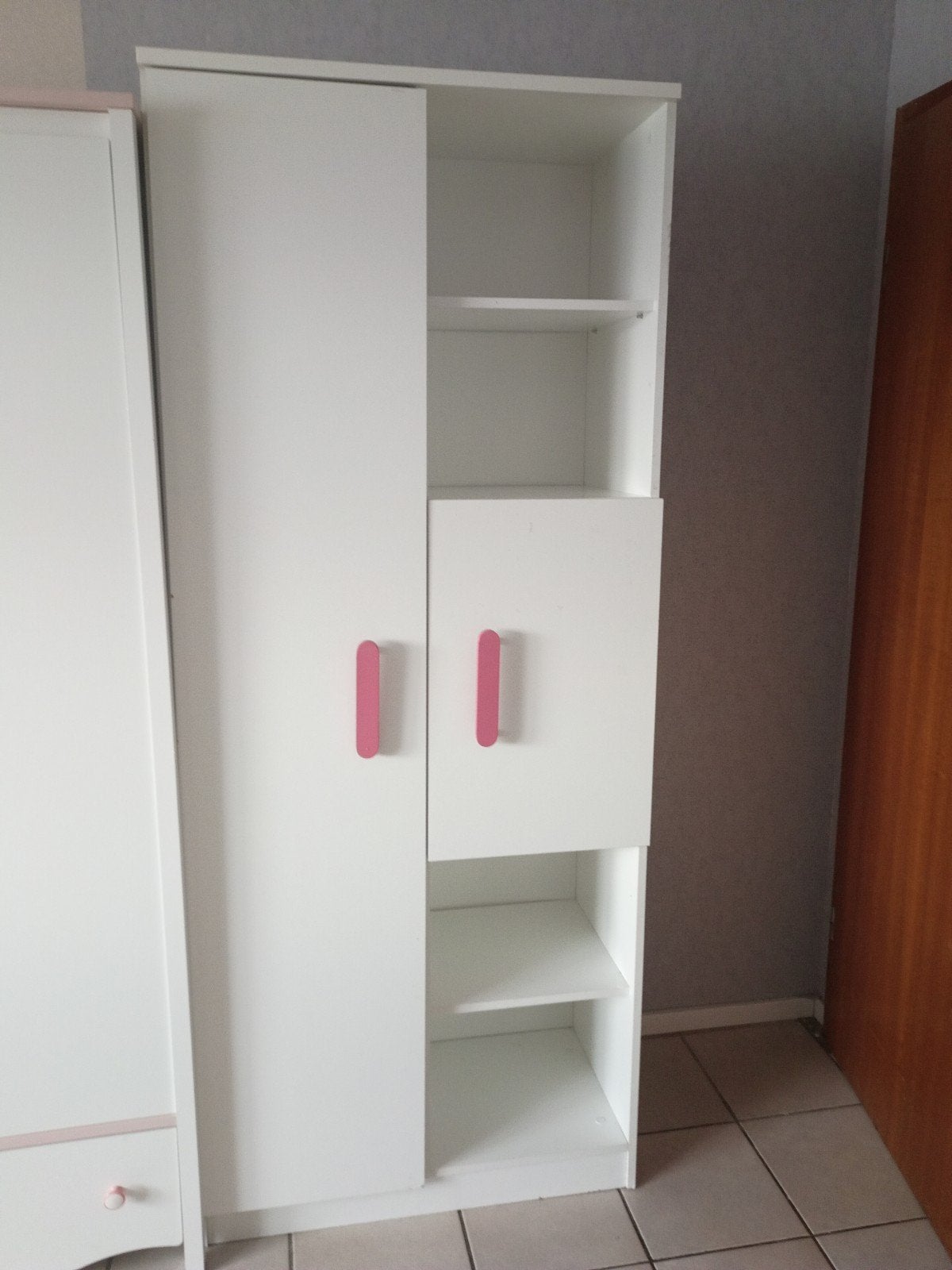 White pink closet, Ophalen, Gebruikt, .