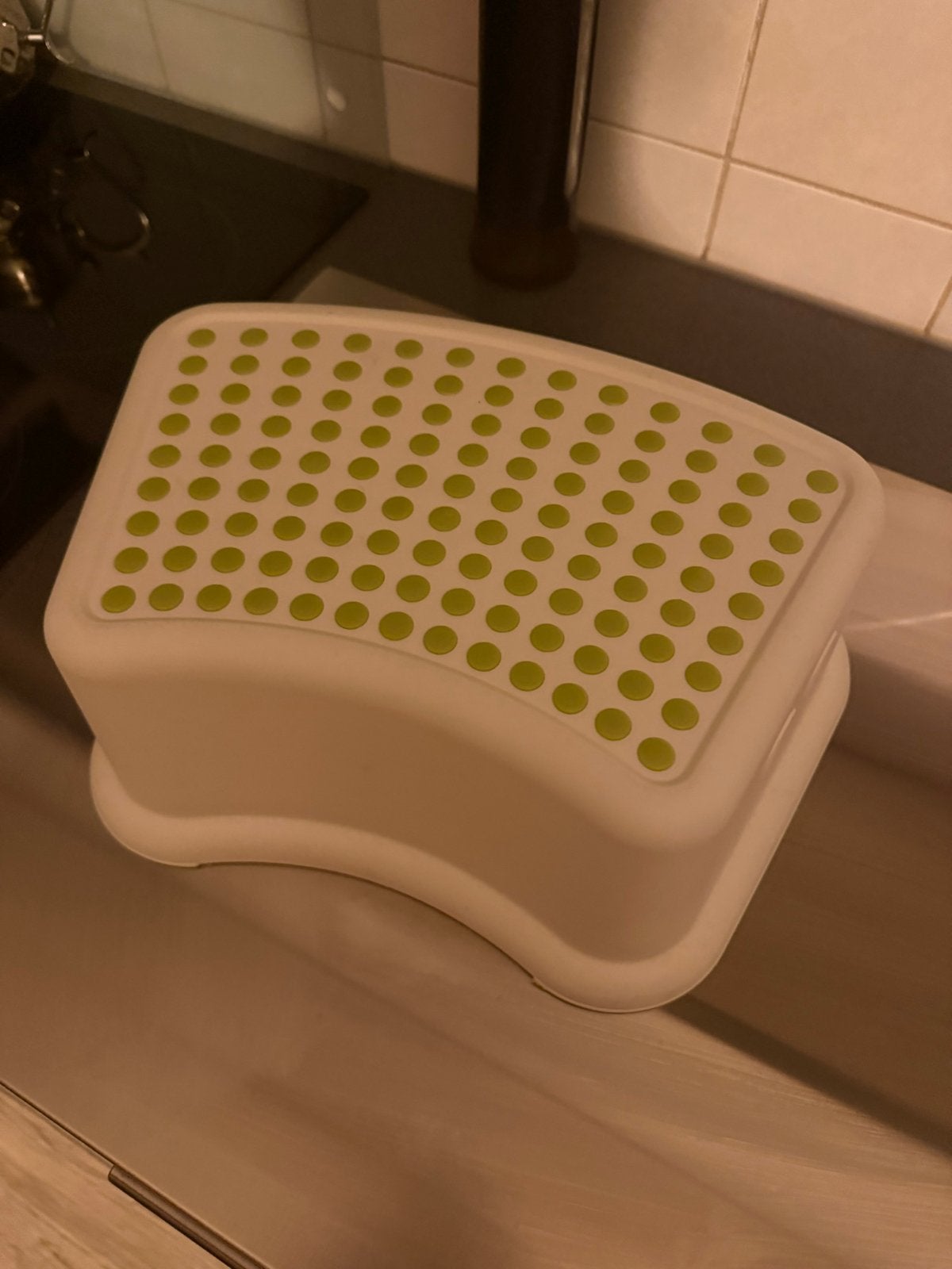 Handig opstapje voor kinderen - wit met groen, Ophalen of Verzenden, Zo goed als nieuw, Kunststof