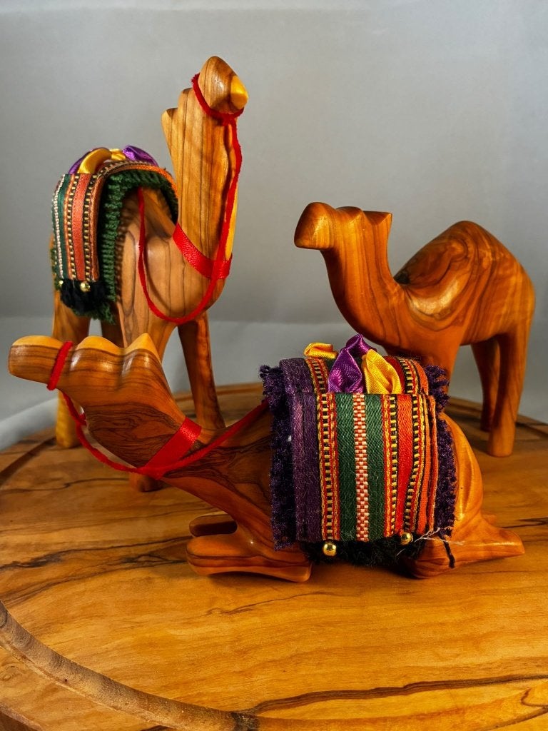 Set van 3 handgesneden olijfhouten kamelen, Ophalen