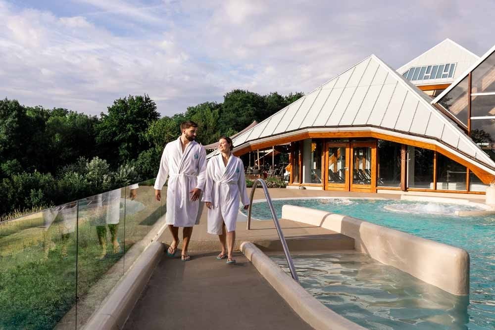 GRATIS entree thermae 2000 in september, Drie personen of meer, Cadeaubon, Spa of Sauna