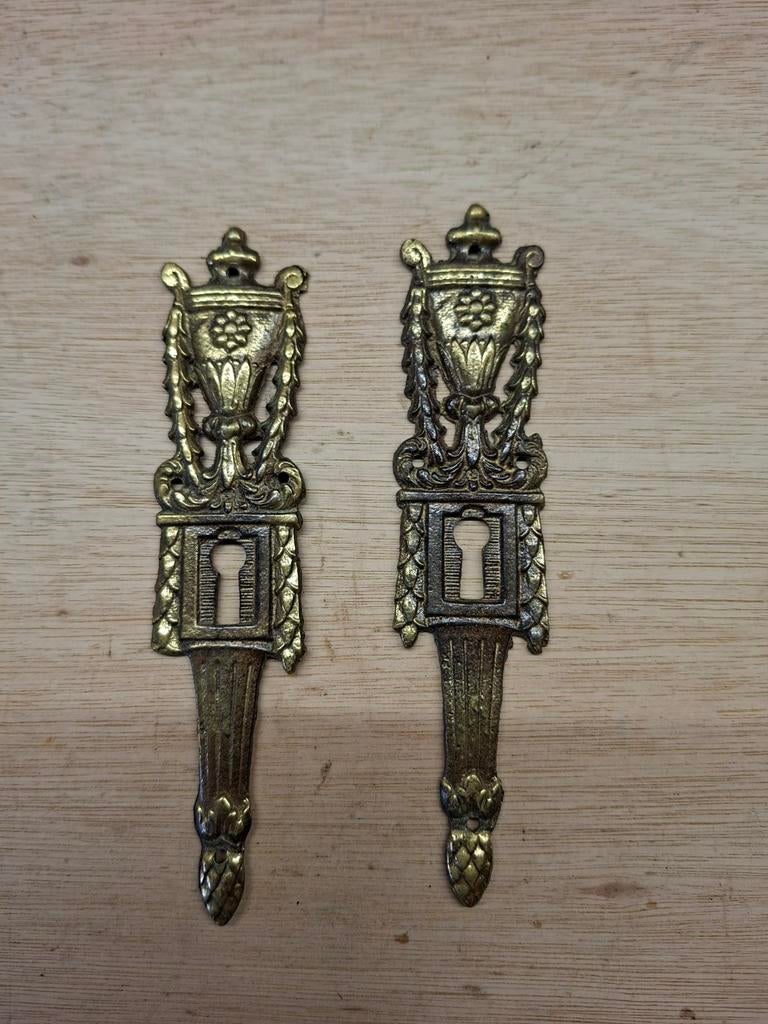 Set van 2 antieke sleutelplaten, messing, decoratief, Ophalen of Verzenden