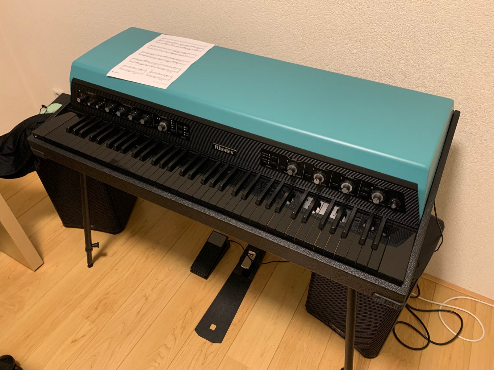 Rhodes MK 8 Snarky Puppy 2xQSC K10.2 (met MIDI), Ophalen, Zo goed als nieuw, Overige kleuren, Overige typen