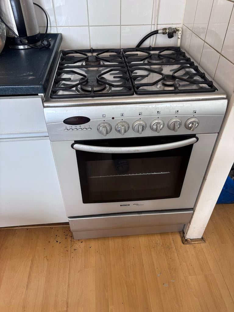 Bosch Vrijstaand Gasfornuis met Oven - Zilver, Witgoed en Apparatuur, Ophalen, Gebruikt, 60 cm of meer, 4 kookzones
